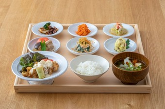 その時季ならではの海の幸・山の幸を楽しむ。五感で味わうランチ『宿のお昼ご飯』