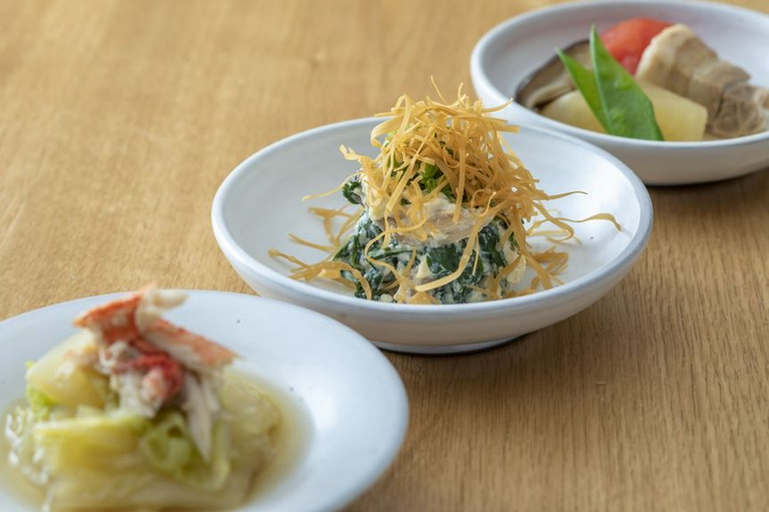 季節の味覚を楽しめる、『宿のお昼ご飯』内の小鉢