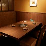 最大8名まで対応可能な完全個室があり、接待や会食、記念日など、大切な日に周りに気兼ねなくくつろぐことができます。神戸牛とワインのマリアージュに、日ごろの疲れも忘れられそうです。