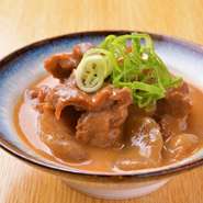 大阪名物の『どて焼き』は、つい癖になるお味です。