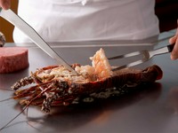 【GOURMET PALETTE グルメパレット】
活伊勢海老・鮑・特選和牛ステーキがご堪能頂けるディナーコース

