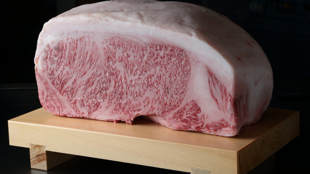 厳選黒毛和牛に、大阪ブランド牛「大阪ウメビーフ」も用意