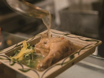 手間暇惜しまずじっくりと仕込んだ『まるごとコンフィ』