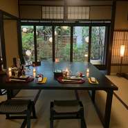 京都の文化と観光を支えてきた、風情あふれる西陣の街。大切な人の記念日や二人の特別な日は、ゆったりとした時の流れを楽しみながら、お茶席の気分を味わってみてはいかがでしょう。