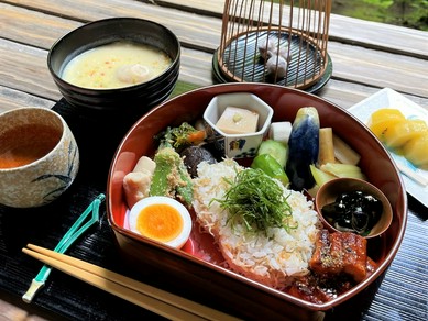 美しく繊細な季節の美味に笑顔があふれる、大切な食事の席に