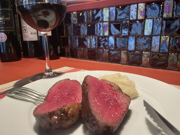 赤身肉と赤ワイン