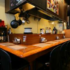 ひとりステーキの聖地の一つ。気構えなく楽しめる空気感が人気