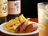 サイドメニューも充実。ステーキやハンバーグの前に、おつまみとして楽しむゲストが多数！