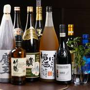 リラックスした空間での食事は、日常の慌ただしさを忘れさせてくれます。宮崎牛の風味がお酒の香りと相まって、まるで至福のハーモニーを奏でてくれるよう。お肉とお酒の絶妙な組み合わせを実感できます。