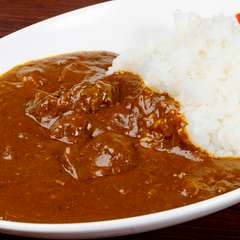 特選の和牛を使用し、じっくり3時間かけて煮込んだ『ビーフカレー』