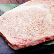 宮崎牛は、その柔らかさと風味の豊かさから全国的に名高い和牛の一つです。特に、最高級ランクの宮崎牛を精肉店から新鮮な状態で仕入れることは、焼肉店にとって非常に重要な要素となります。