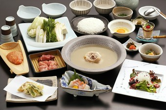 「華味鳥」水たき、こだわりの逸品を満喫する『コース料理』