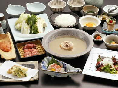 「華味鳥」水たき、こだわりの逸品を満喫する『コース料理』