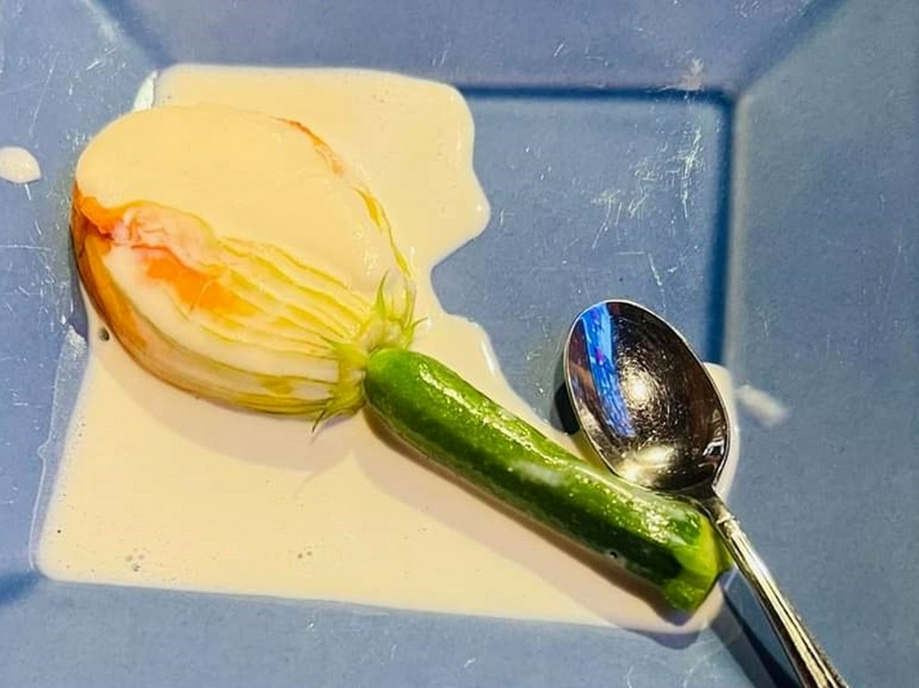 新鮮な魚介類はもちろん、豊富な旬のこだわり野菜を入荷