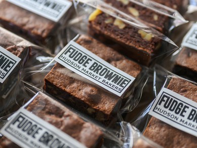 しっとりした甘さと、ほろ苦さとの調和が心地良い『ブラウニー』