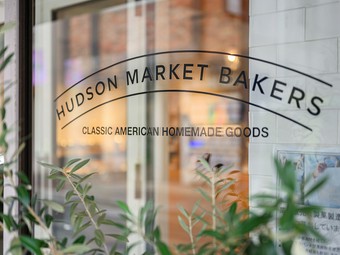 おやつの時間をもっと楽しく、 自由に、⼿軽に