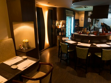 落ち着いた大人の雰囲気で二人の時間を