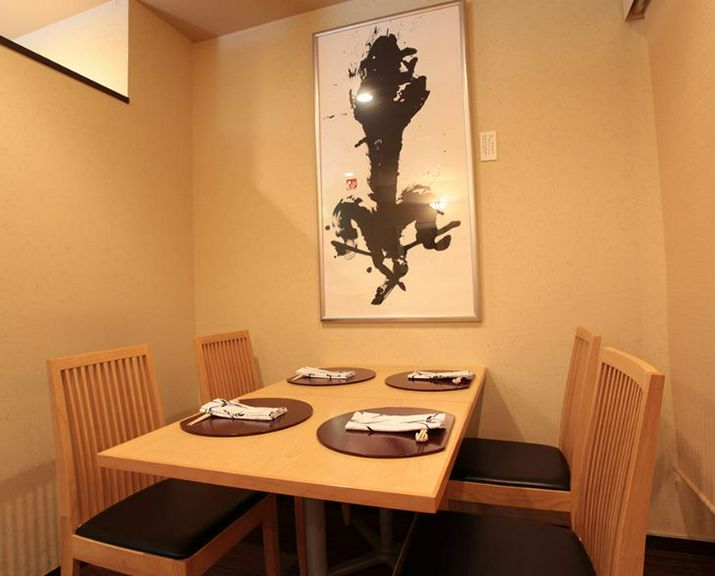 温かみ溢れる和な店内で、“ごゆるり”と和食を満喫