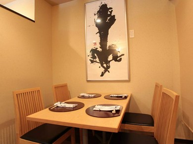 温かみ溢れる和な店内で、“ごゆるり”と和食を満喫