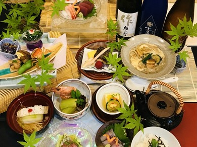 味わい豊かな四季折々の会席コース。接待や会食で、一番人気『山吹（やまぶき）』