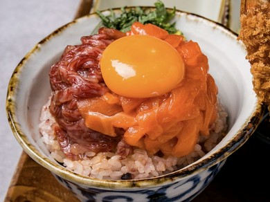 和牛サーモンBAKUDAN唐揚げエビフライプレート