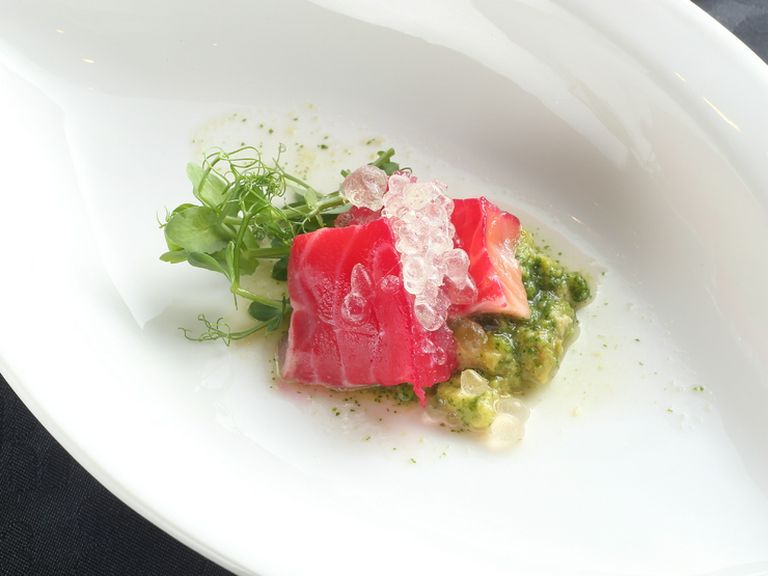 厳選素材でつくる、新しい“トラディショナル・キュイジーヌ”