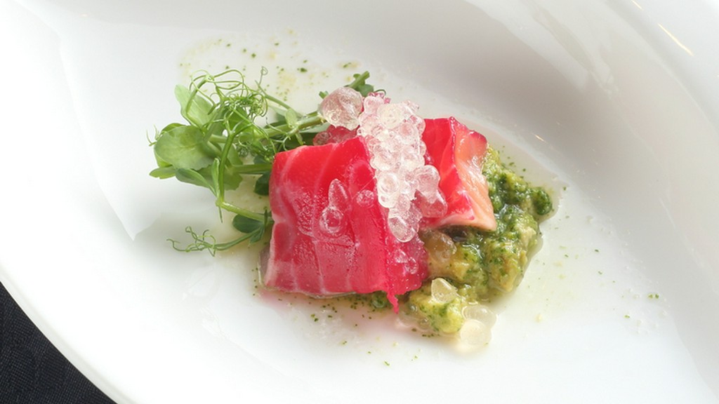 厳選素材でつくる、新しい“トラディショナル・キュイジーヌ”