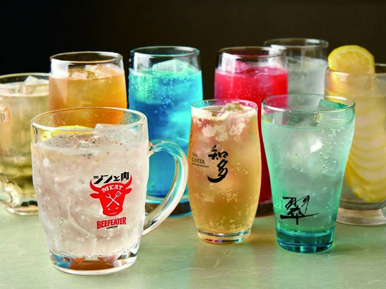 焼肉合うドリンクを豊富にラインナップ。飲み放題付コースもあり