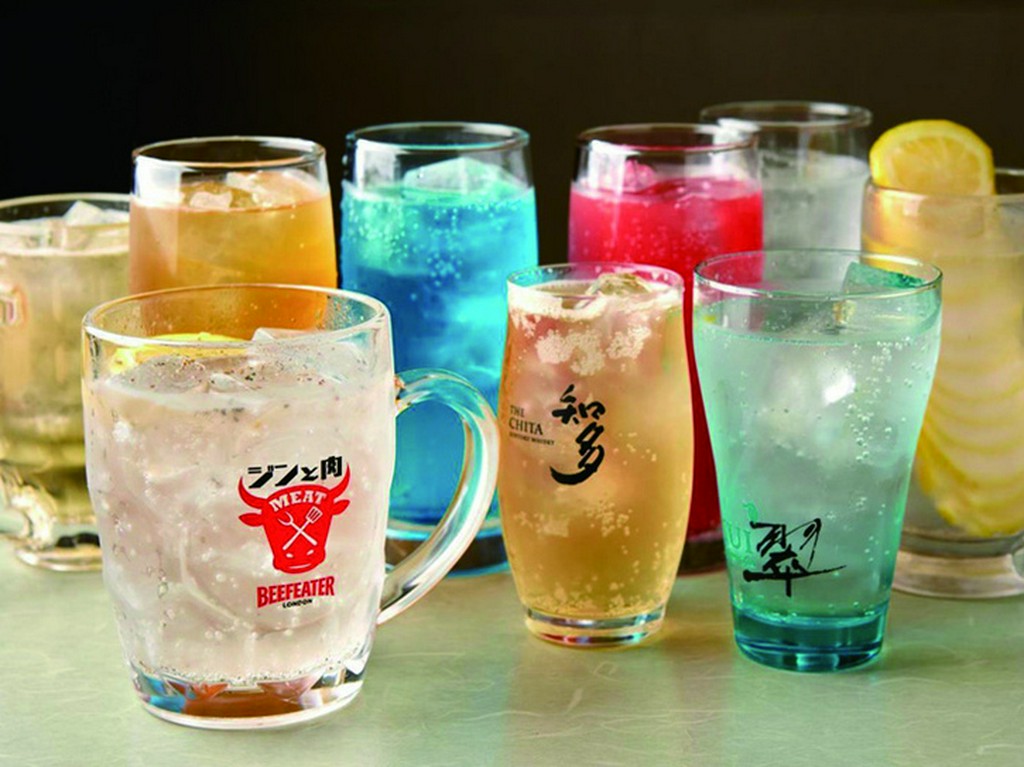 焼肉合うドリンクを豊富にラインナップ。飲み放題付コースもあり