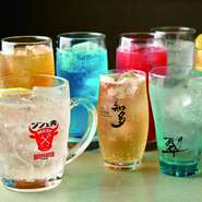 乾杯の定番・ビールやハイボールからワイン、焼酎まで、黒毛和牛焼肉のおいしさを引き立てるドリンクを種類豊富にラインナップしています。肉のプロが厳選するワインにも注目。飲み放題付のコースもあります。