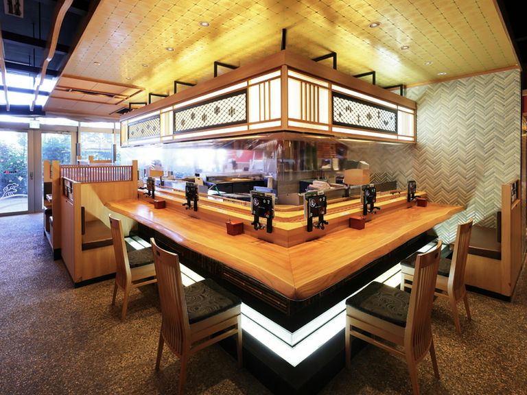 のど黒・本まぐろ、ずわいがになどの厳選ネタも一人で堪能