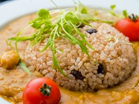 ベジタリアン・ハラルに対応。子どもも喜ぶ『オリジナル薬膳カレー』