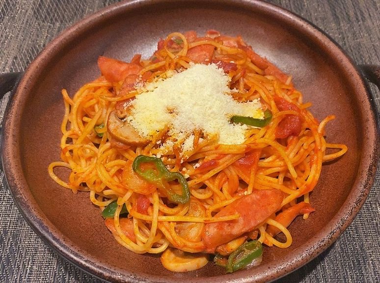 アンズオリジナル陶板焼きナポリタン