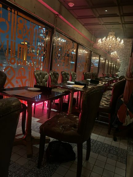 店内テーブル席