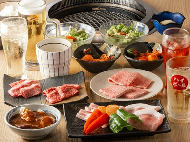 多彩なお肉とお酒を心ゆくまで堪能できる『飲み放題プラン』