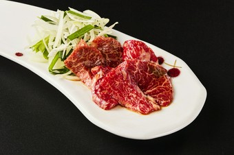 ご飯にのせて二度おいしい、食欲をそそる『名物ネギ赤焼き』