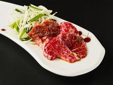 ご飯にのせて二度おいしい、食欲をそそる『名物ネギ赤焼き』