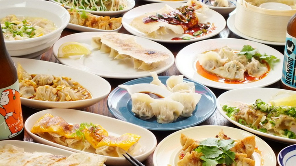 子どもから大人まで幅広く愛される餃子を囲み、家族のだんらん