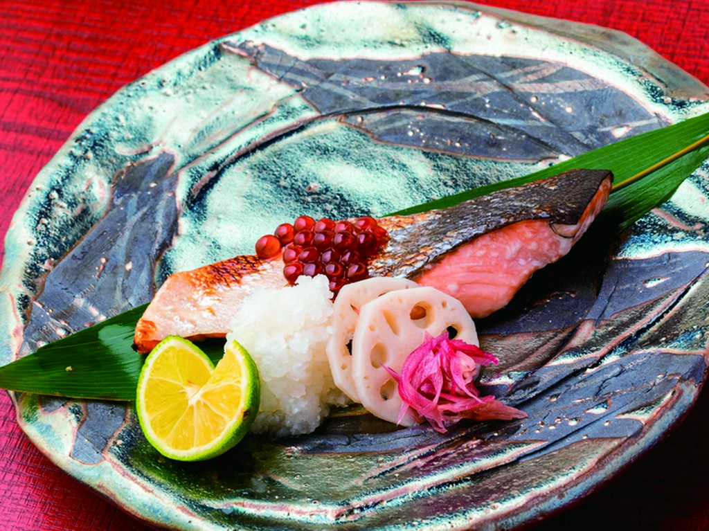 ワイングラスで味わえる、全国の酒蔵から厳選された日本酒