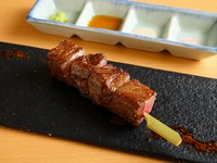 ダントツ人気No.1!訪れる外国人観光客の90%以上が食している『A5和牛サーロイン串』