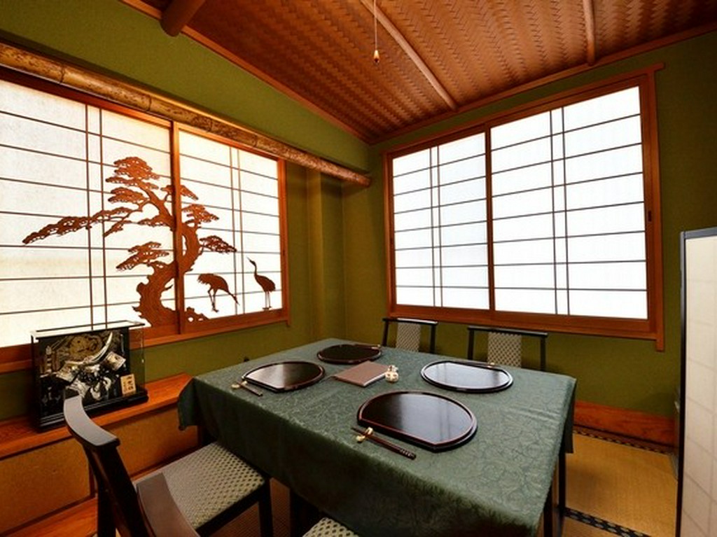 洗練された空間で、食事や会話を心ゆくまで堪能