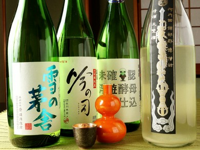 全国各地より仕入れる、厳選されたこだわりの日本酒