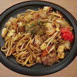 どこか懐かしい、オリジナル焼きそば。
・豚 1,026円／いか 1,026円／えび 1,350円／MIX（豚、いか、えび） 1,458円／ホルモン焼きそば 1,458円