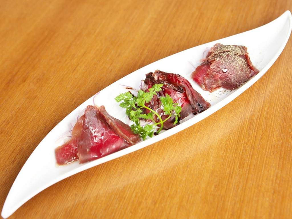 専門店ならではの味わいを！『熟成牛の生ハム　MIDDLE』