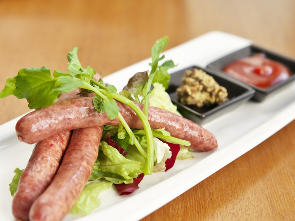 熟成牛100%の肉感を楽しんで『熟成肉のソーセージ』