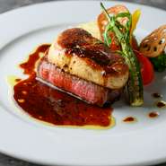 肥沃な土壌と良質な水に恵まれた佐賀県で丁寧に育てられた佐賀牛を、赤ワインで時間をかけて、じっくりと煮込んだ一品。肉の旨みとトリュフ入りマッシュポテトは相性バツグンです。