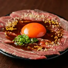 数量限定。新鮮な近江牛のツラミ（ほほ肉）を使用した『ツラミユッケ』