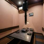 個室が完備されているので、プライバシーを大切にしたい方にもオススメです。食事を楽しむ空間が独立しているため、周囲の目を気にすることなく充実したひとときを過ごせます。