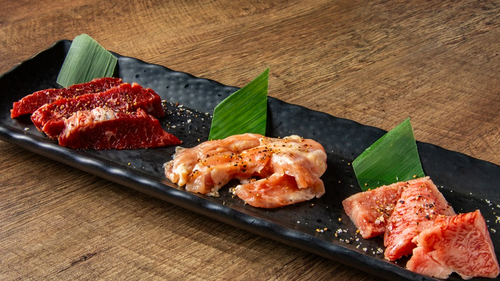 それぞれが織りなすハーモニーが魅力『人気の三種盛り（牛ハラミ・並カルビ・国産せせり）』