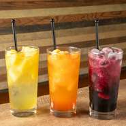 果肉がたっぷり入った5種類のサワーは、飲むたびに豊かな果実感が口いっぱいに広がります。さらに2杯目からの“おかわりサワー”は、同じクオリティのサワーをお得に楽しめるのでコストパフォーマンスも抜群。